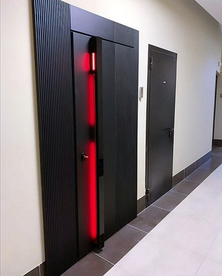 Дверь с ручкой с подвсветкой