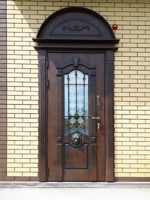 Дверь с витражом