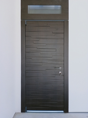 Дверь со стеклом сверху