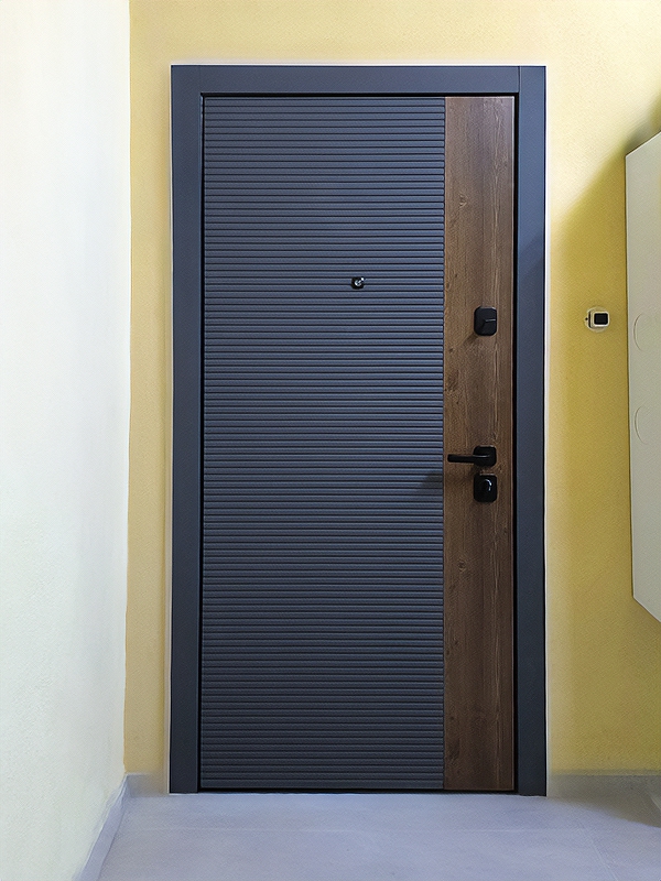 Квартирная дверь с МДФ плитой
