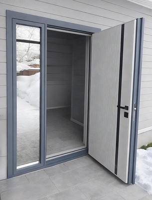 Остекленная входная дверь