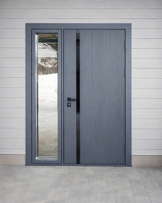 Остекленная входная дверь