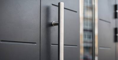 Крупный заказ — подъездные двери для муниципалитета Москвы